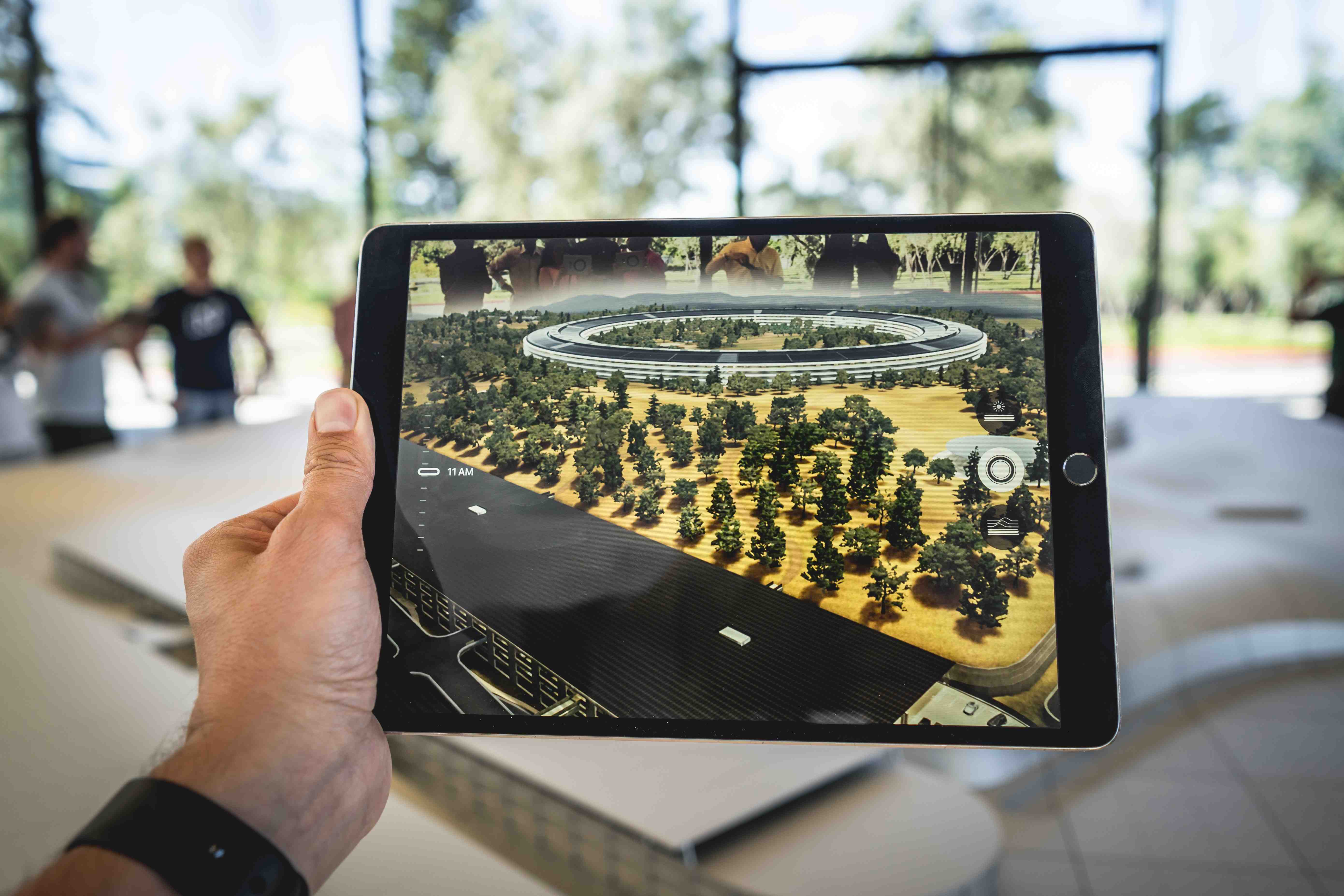 Augmented and virtual reality expected to hit $27bn in 2023 Image