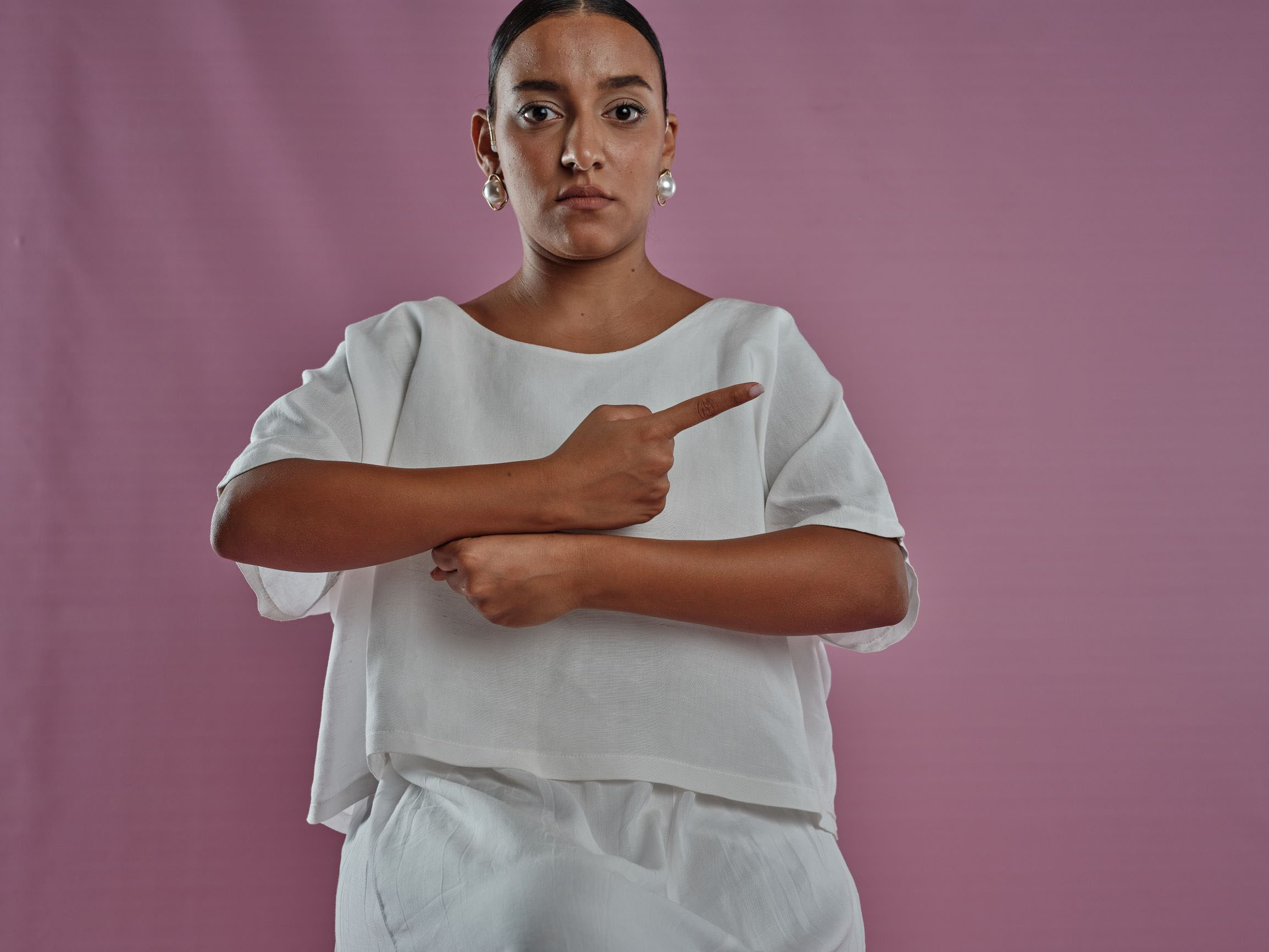 Emirates NBD and Leo Burnett roll out inspiring campaign that spreads breast cancer awareness through sign language Image