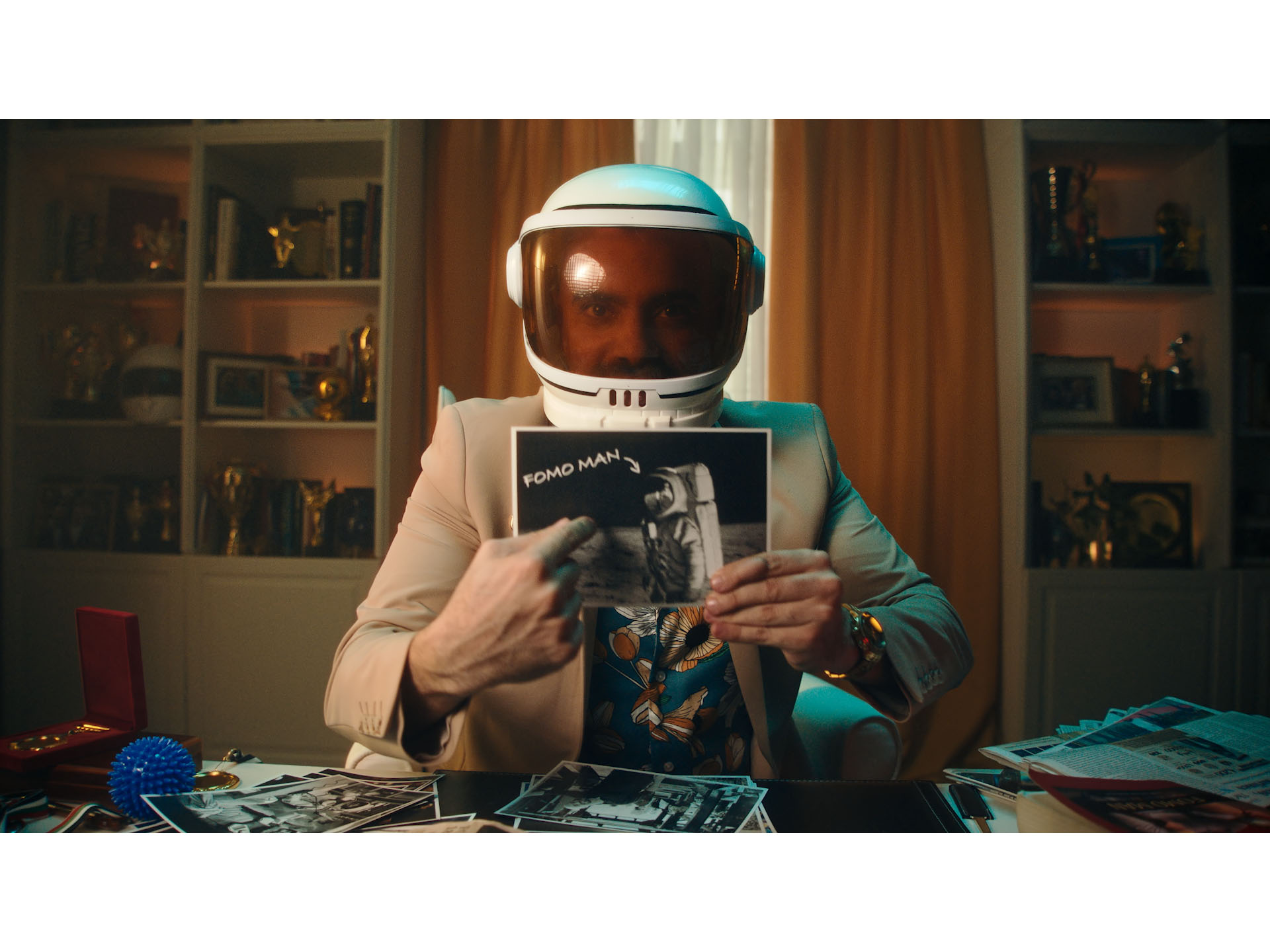 Deliveroo UAE introduces The Fomo Man, a character that claims to have experienced it all, in ‘Never Miss Out Ever’ campaign Image