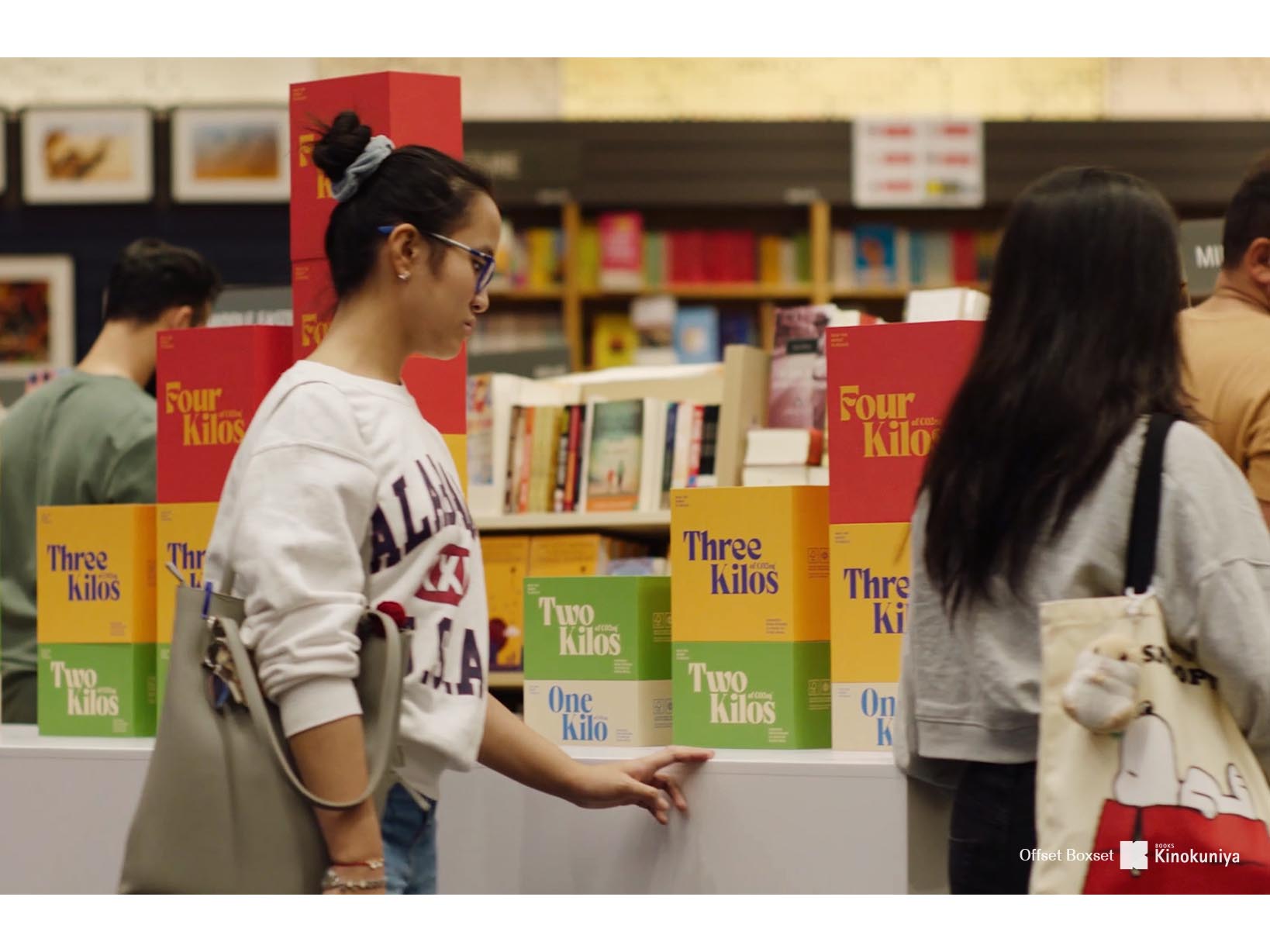 Kinokuniya and Saatchi & Saatchi launch 'Offset Boxset', an initiative that merges reading with environmental responsibility  Image