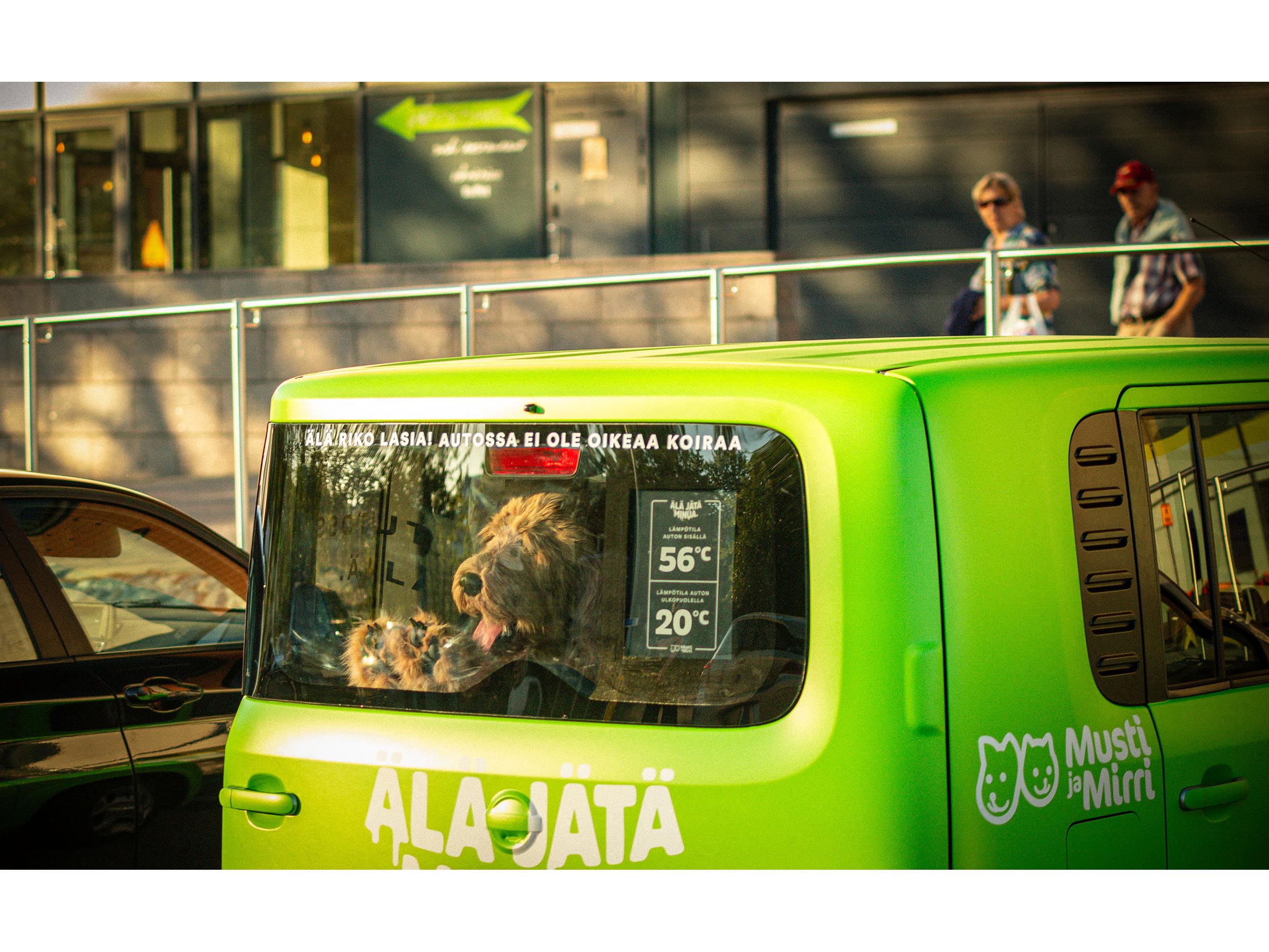 Robot dog mimics heat stroke symptoms in an unprecedented OOH build Image