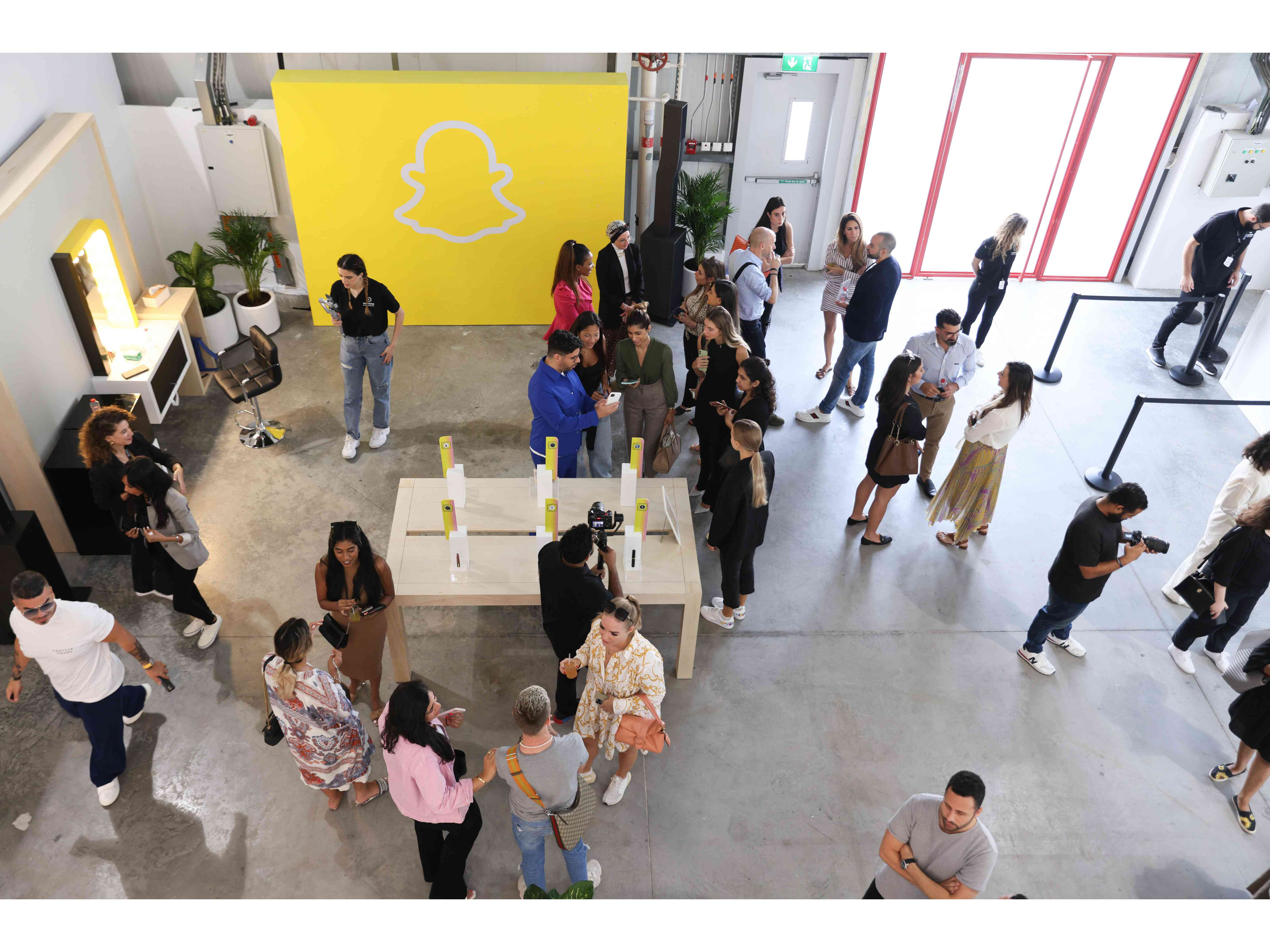 Snap demonstrates the power of AR in revolutionizing fashion and beauty Image