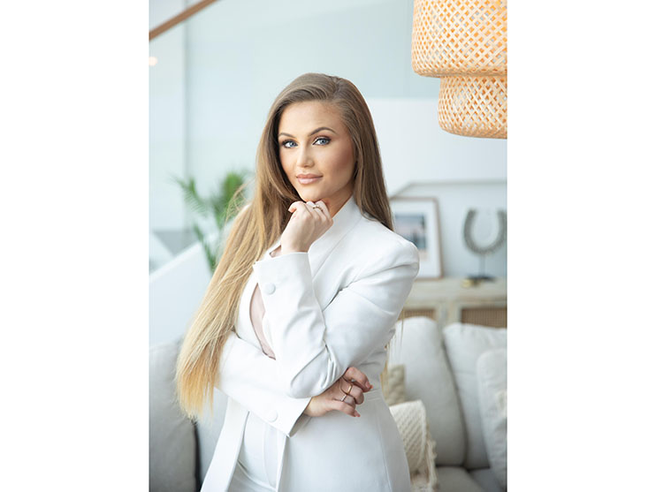 Stephanie Farah Stephanie Farah
