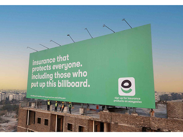 easypaisa and IMPACT BBDO redefine outdoor advertising by providing insurance for billboard installers Image