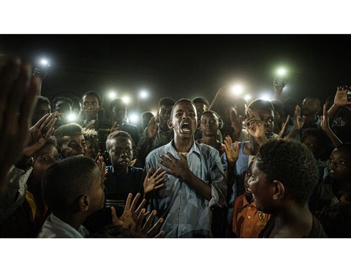 AFP Yasuyoshi Chiba Wins World Press Photo of the Year Image