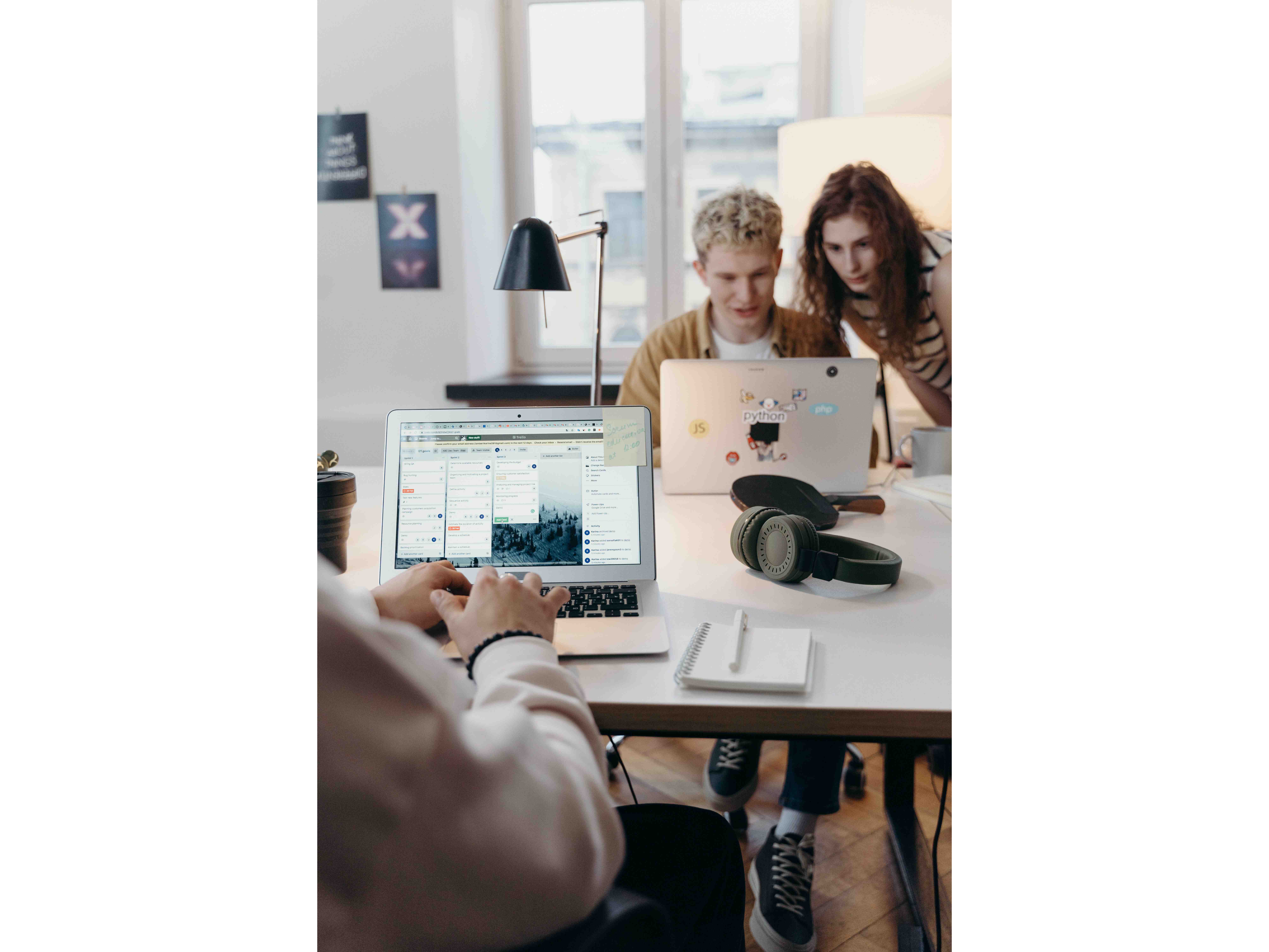 Marketing, IT and Customer Service sectors recruit the highest number of interns, survey finds Image