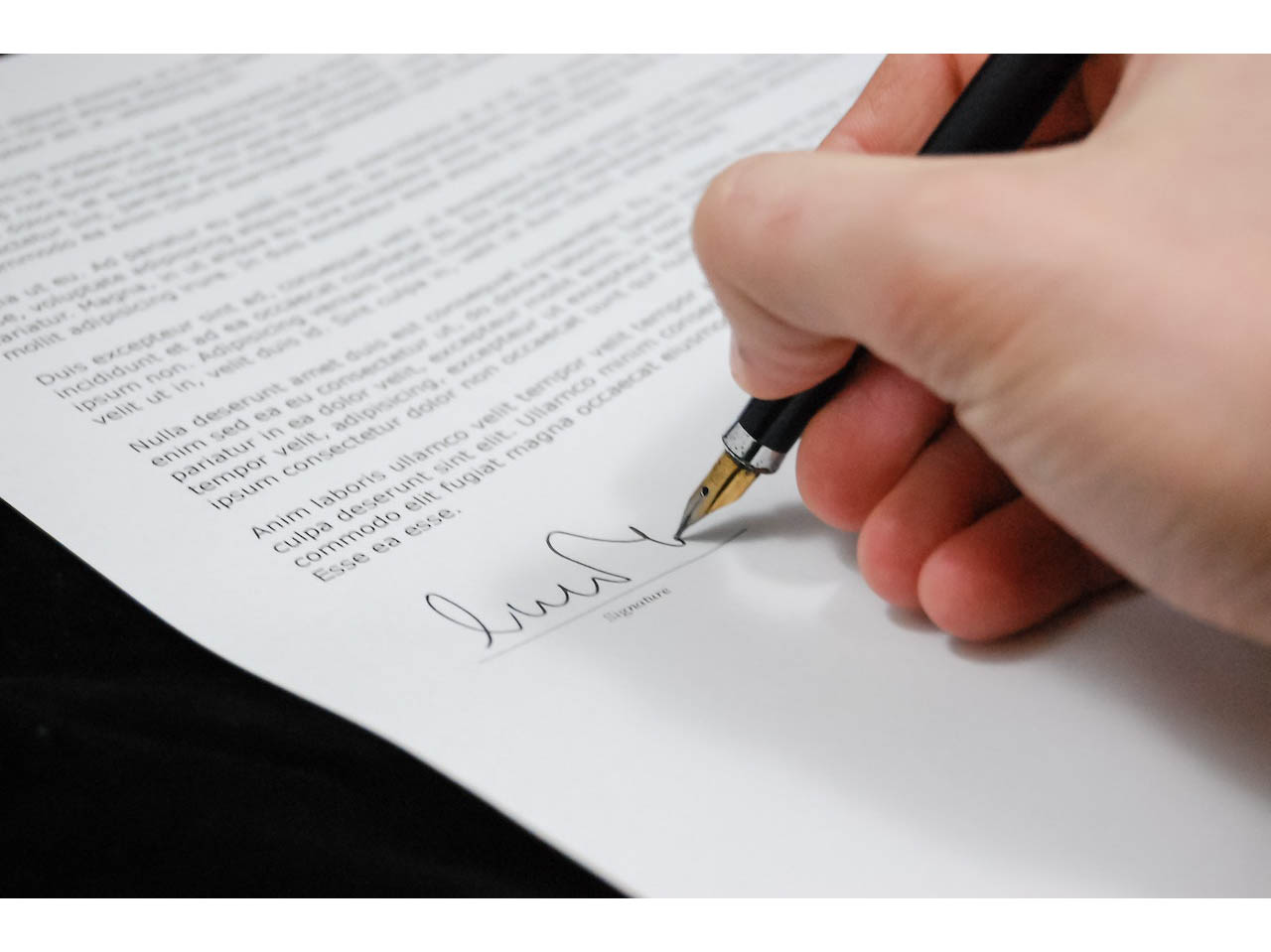 Why compliance and labor law knowledge is key to outsourcing staff and employees in the UAE Image